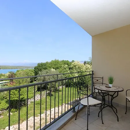 Apartment Cove *